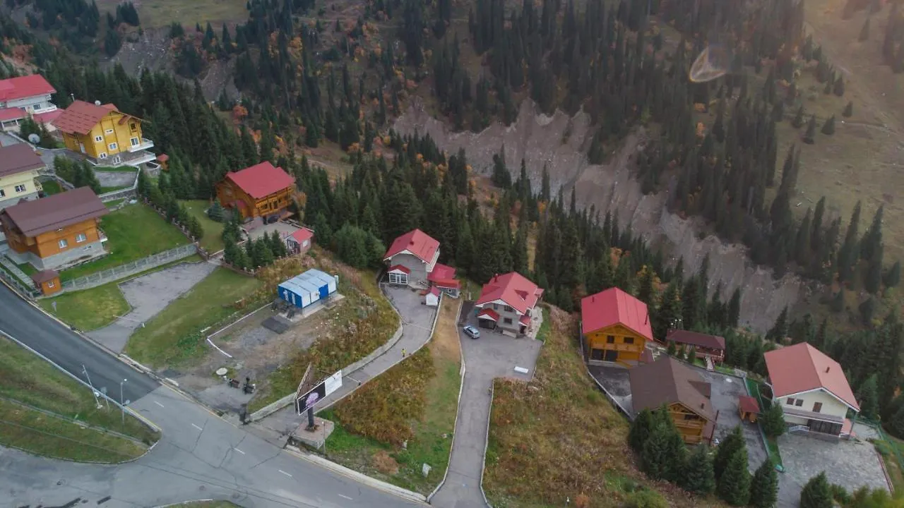Willa Mountain House In Shymbulak Ałma Ata Dom wakacyjny